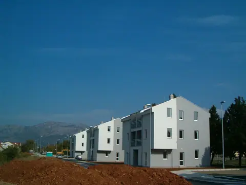 Stambeni objekti — fotografija 4 od 7
