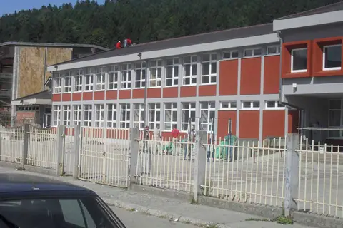 OŠ „Radomir Mitrović” — fotografija 19 od 47