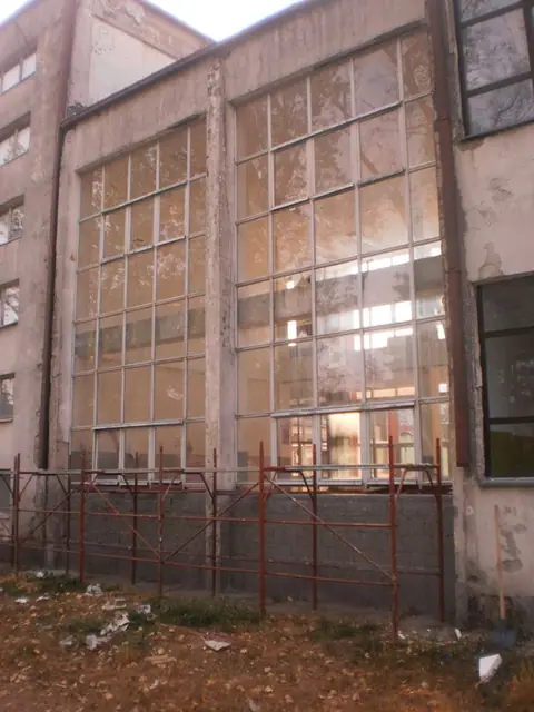 Srednja tehnička škola — fotografija 3 od 24