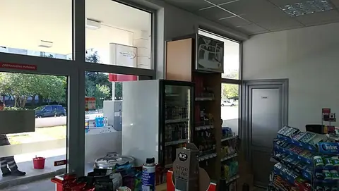 Benziska Pumpa — fotografija 10 od 11