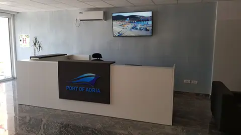 Upravna zgrada „Port of Adria” — fotografija 11 od 27