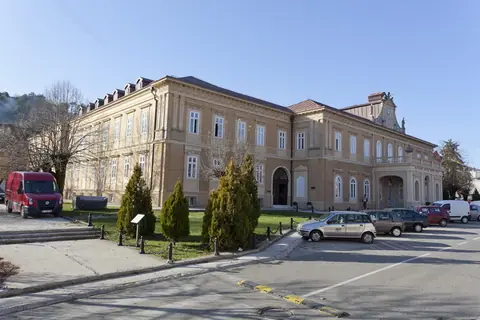Vladin dom — fotografija 4 od 14