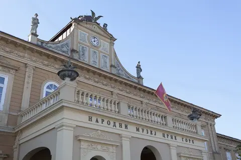 Vladin dom — fotografija 7 od 14