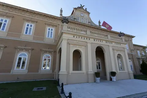 Vladin dom — fotografija 10 od 14