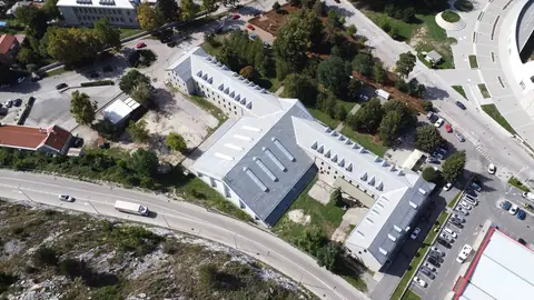 Bivši vojni stan (sanacija krovnog pokrivača) — fotografija 6 od 16